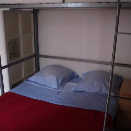 Entre Fac Hopital Et Centre *